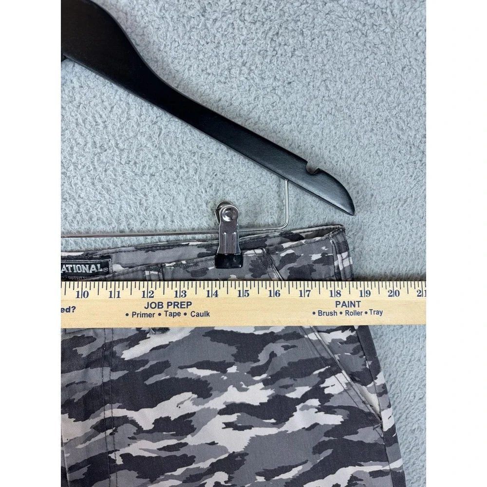 National Outfitters Shorts Mens 36 Gray Camo Canvas Chino 11 Inseam Army Casual